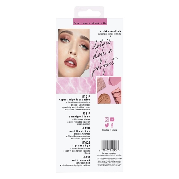 Real Techniques Artist Essentials Kit - Picture 2 of 9